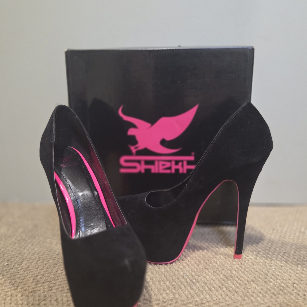 Posh Black and Pink High Heels - Picture 2 of 8